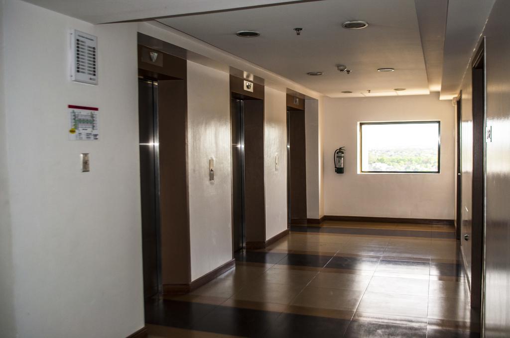 Titan Condo At Studio City Tower 1 Alabang Manila Exterior photo