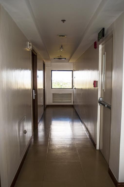 Titan Condo At Studio City Tower 1 Alabang Manila Exterior photo